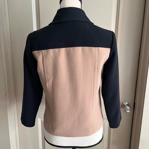 Banana Republic quarter sleeve jacket. - Picture 2 of 4